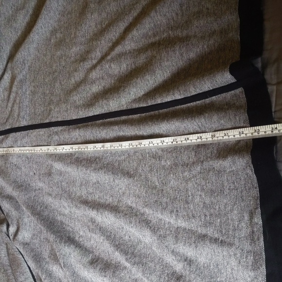 Banana Republic Poncho - Picture 11 of 11